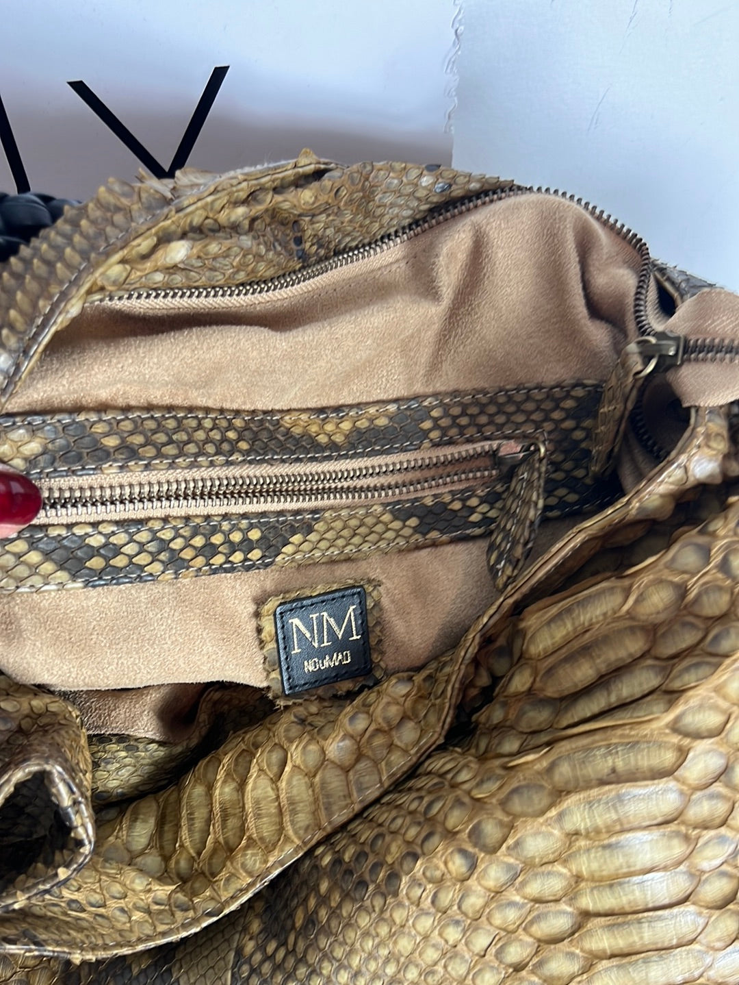 NM NOUMAD. Bolso piel efecto cocodrilo estilo saco