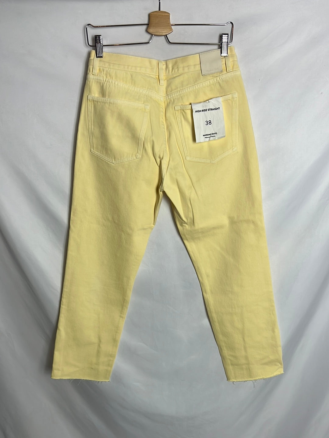 MASSIMO DUTTI . Denim recto abotonado amarillo pastel. T 38