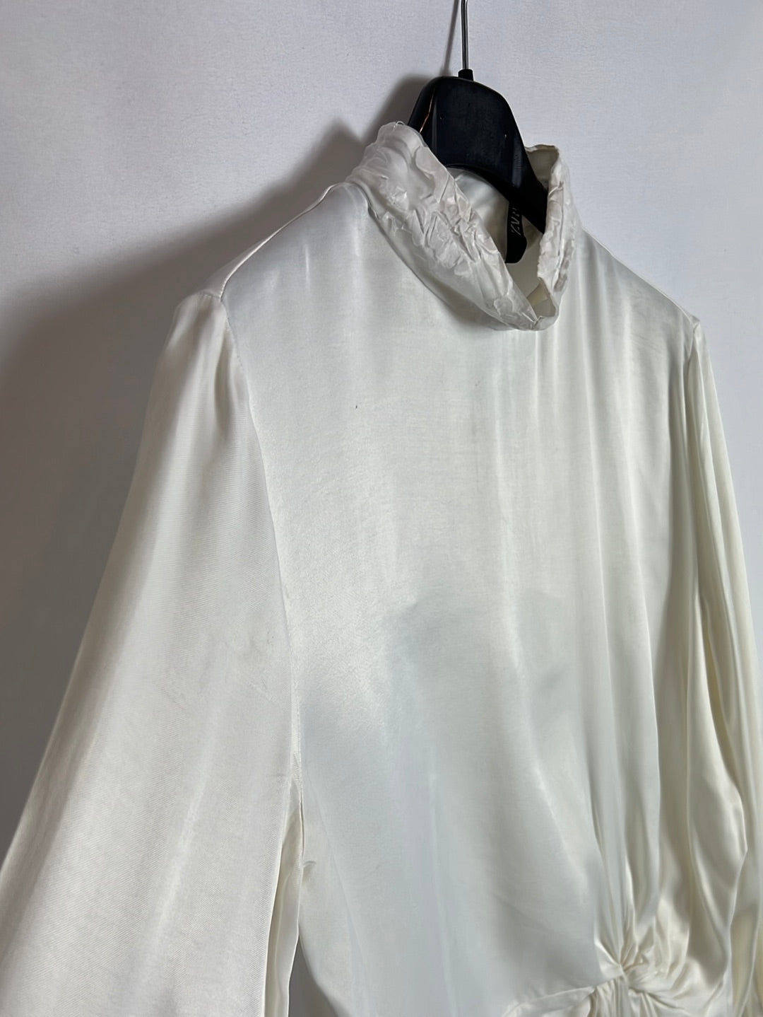 ZARA. Vestido blanco satinado T.xs