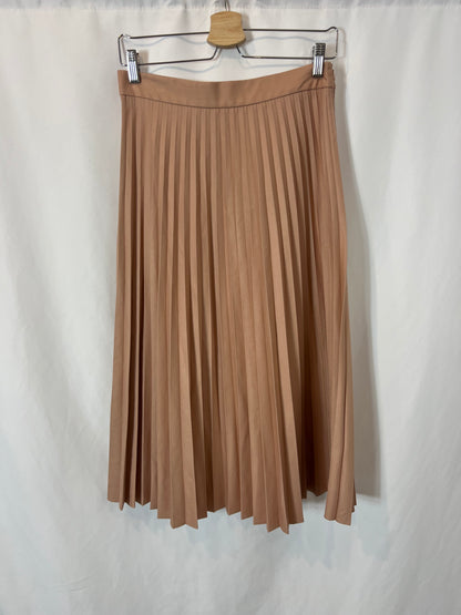 ZARA. Falda midi beige plisada. T M