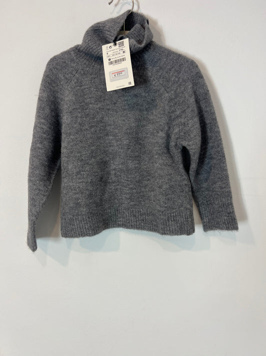 ZARA. Jersey gris cuello alto. T 6 años