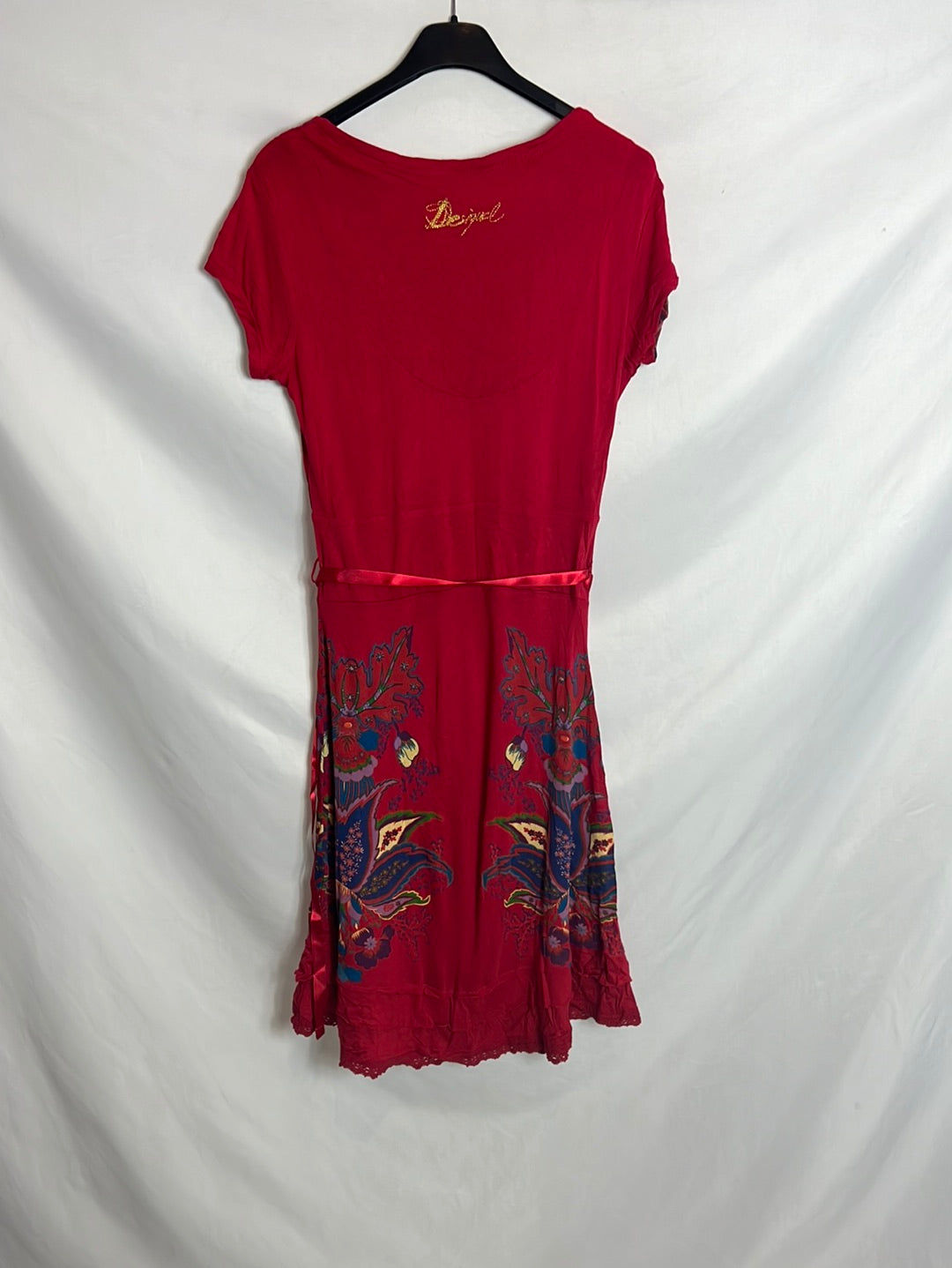 DESIGUAL. Vestido corto rojo estampado. T M