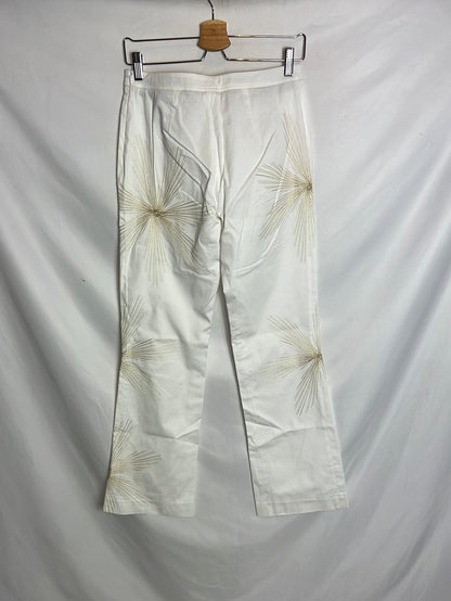 ROBERTO CAVALLI. Pantalón blanco bordados dorados. T 42 ( 40)