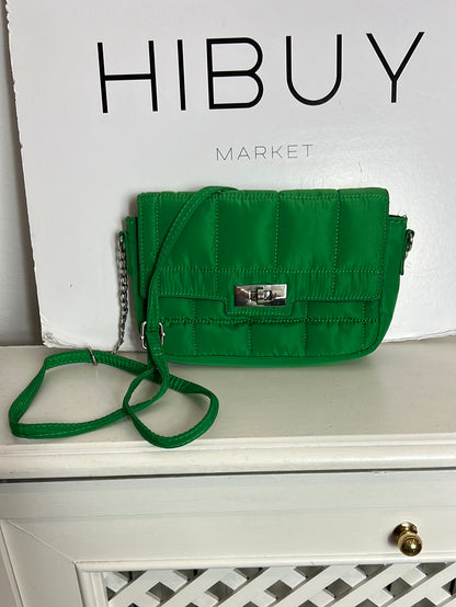 PRIMARK. Bolso verde acolchado