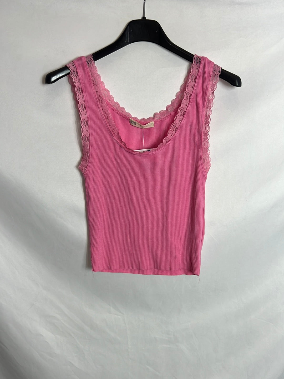 STRADIVARIUS. Top canalé rosa. T M