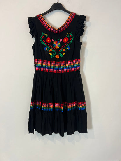 HUICHOLITA. Vestido negro detalles colores T.xs