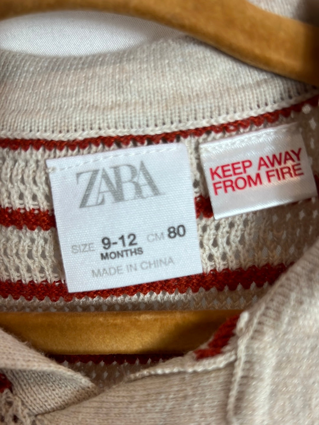 ZARA. Top calado rayas estilo polo. T 9-12 meses