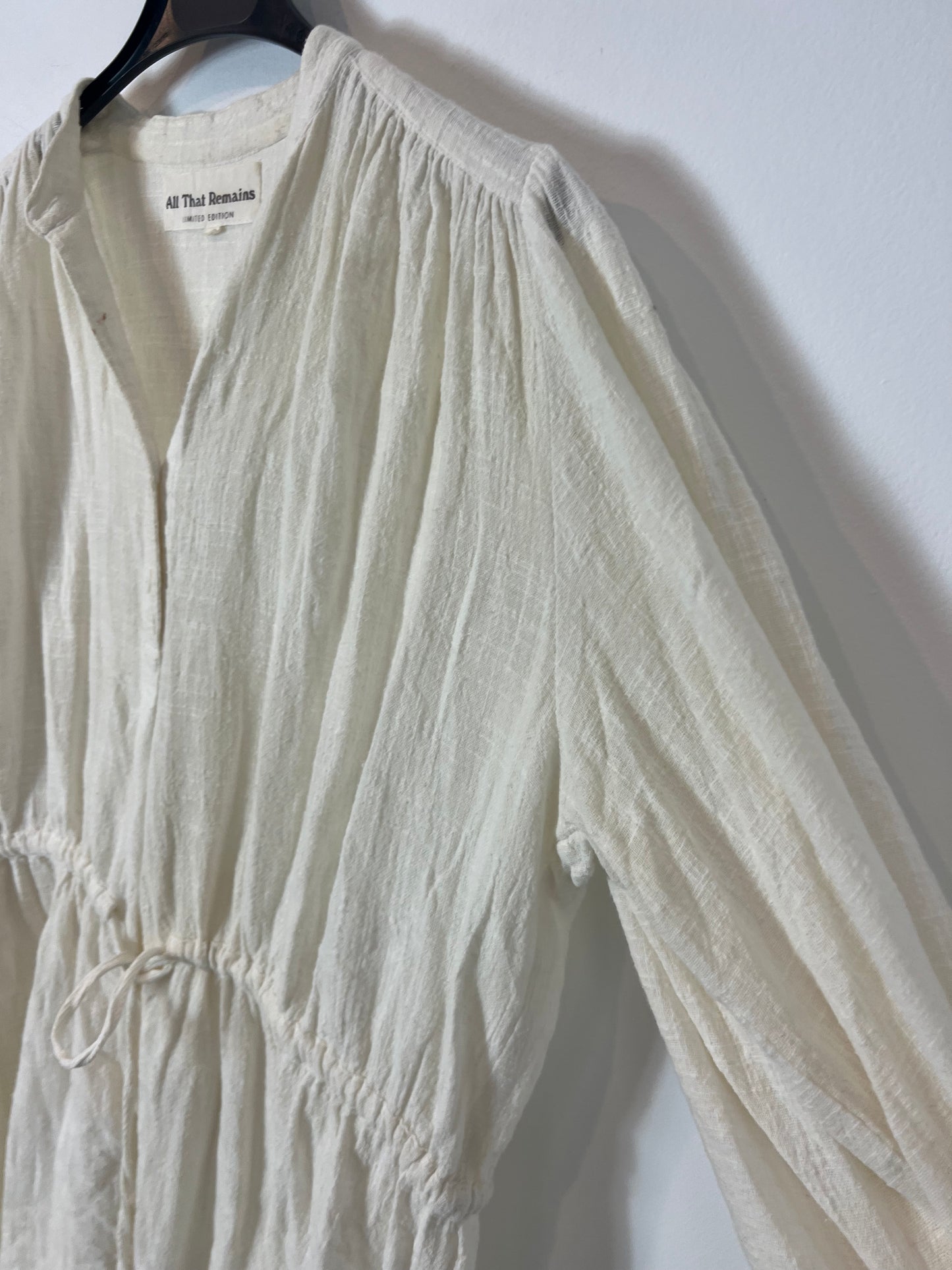 ALL THAT REMAINS. Vestido corto beige lino rustico T.6(xs/s)