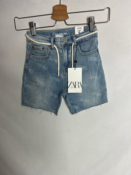 ZARA. Pantalón corto denim letras T 6 años