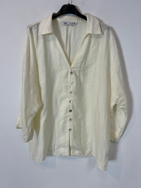 ZARA. blusa beige fluida T.s