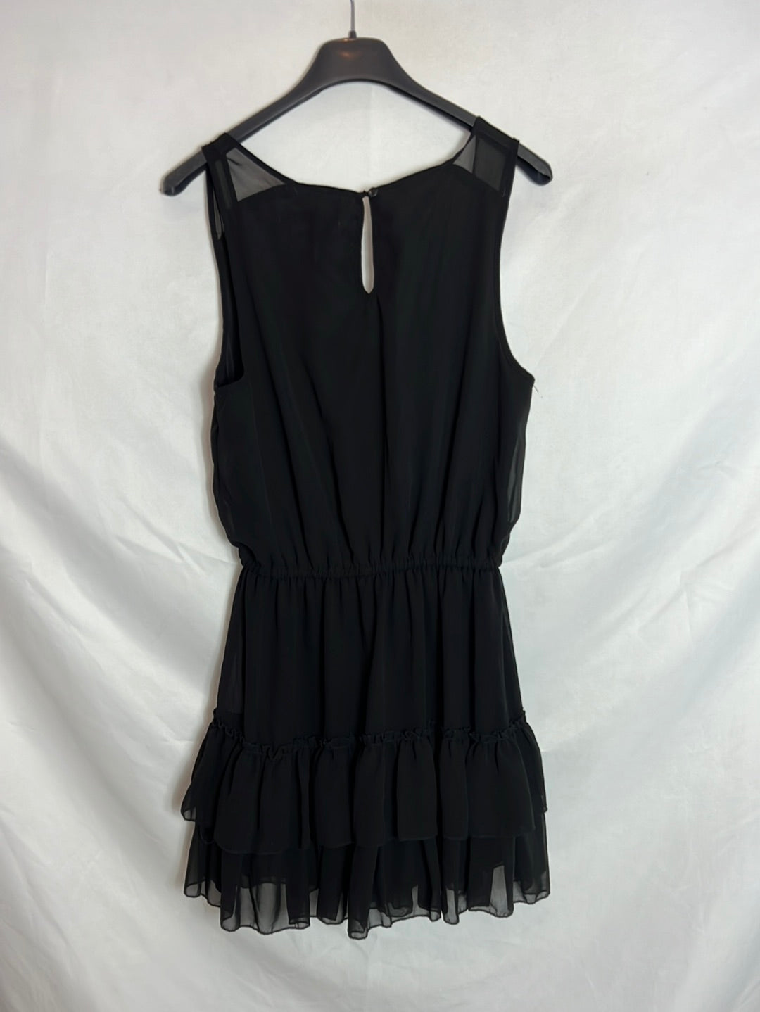 BERSHKA. Vestido negro corto volantes. T M