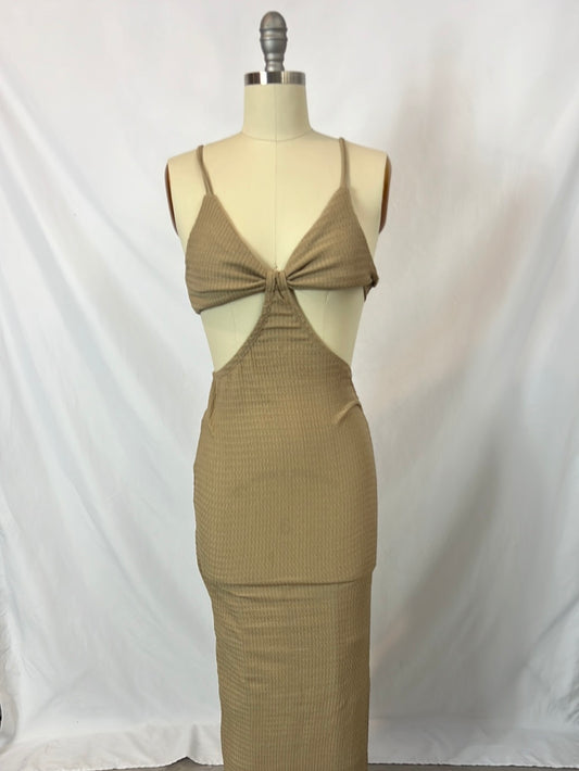 SHEIN.vestido beige aberturas T.s