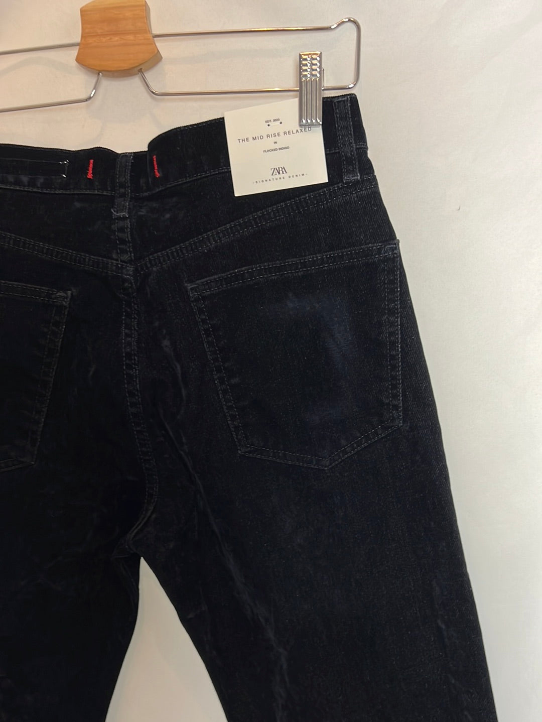 ZARA. Denim azul efecto terciopelo. 36