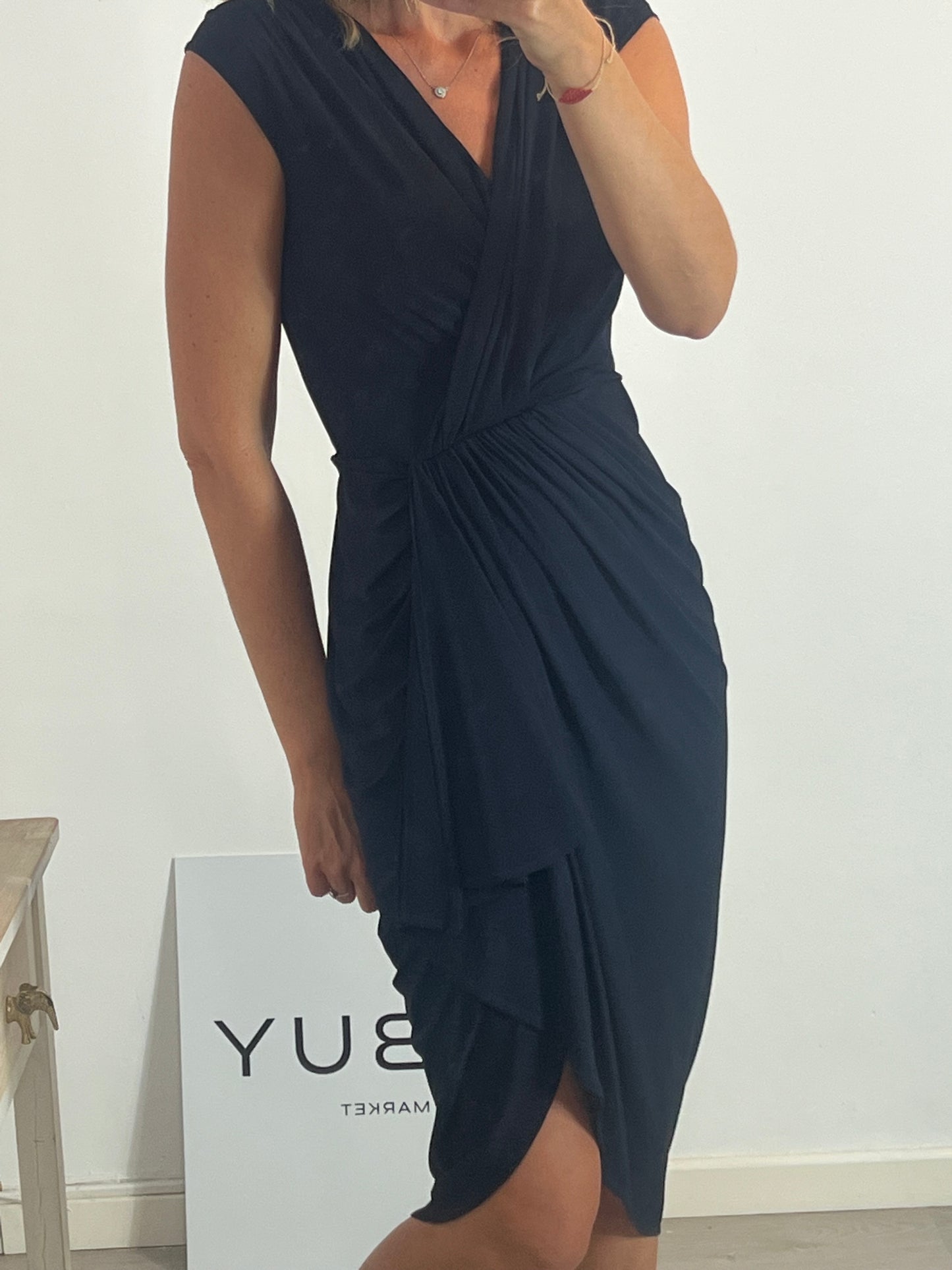 COLOR NUDE. Vestido azul fluido. T S