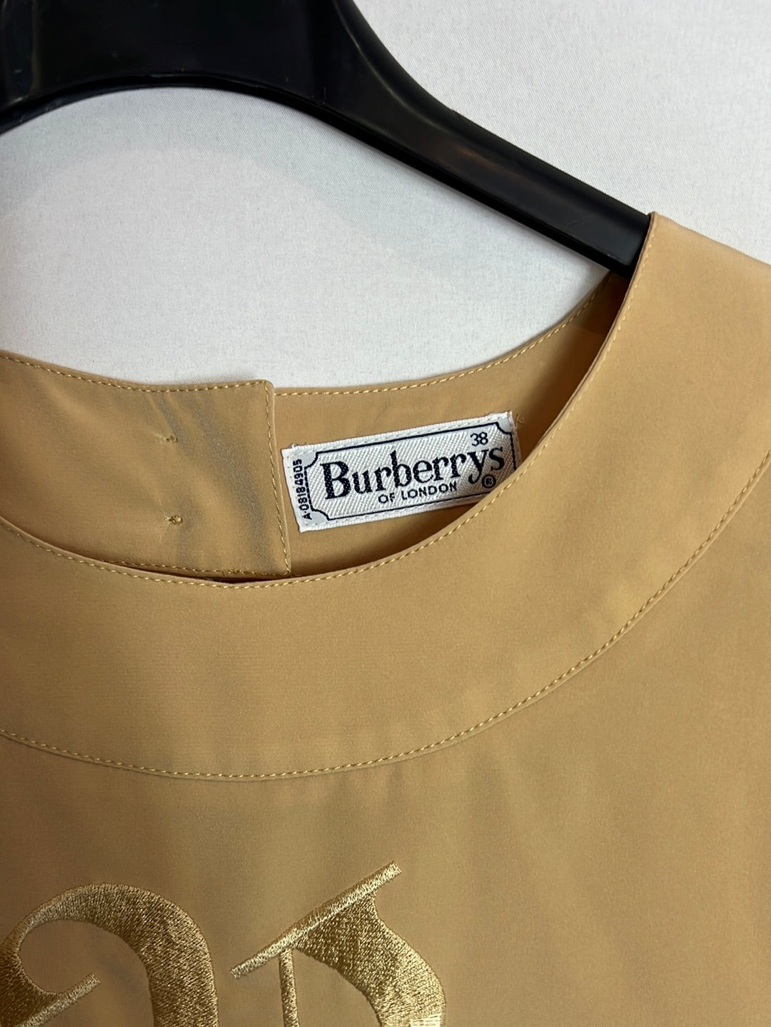 BURBERRY. Blusa vainilla bordada T.38