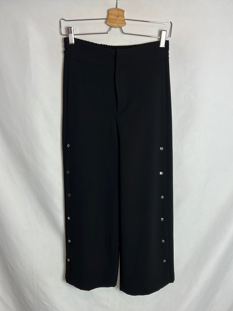 Pantalon botones laterales online zara