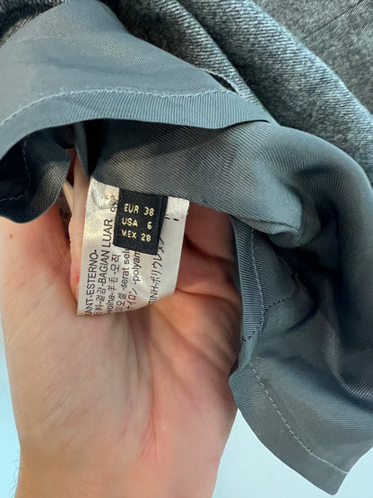 MASSIMO DUTTI. Falda corta gris espica T.38