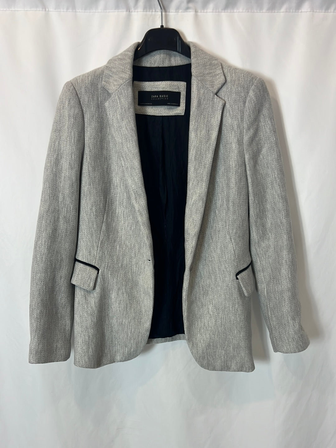 ZARA. Blazer gris jaspeada. T M