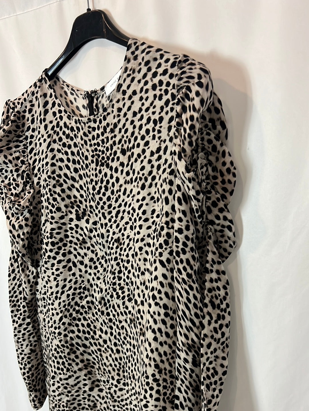 ANINE BING. Vestido corto animal print. T S