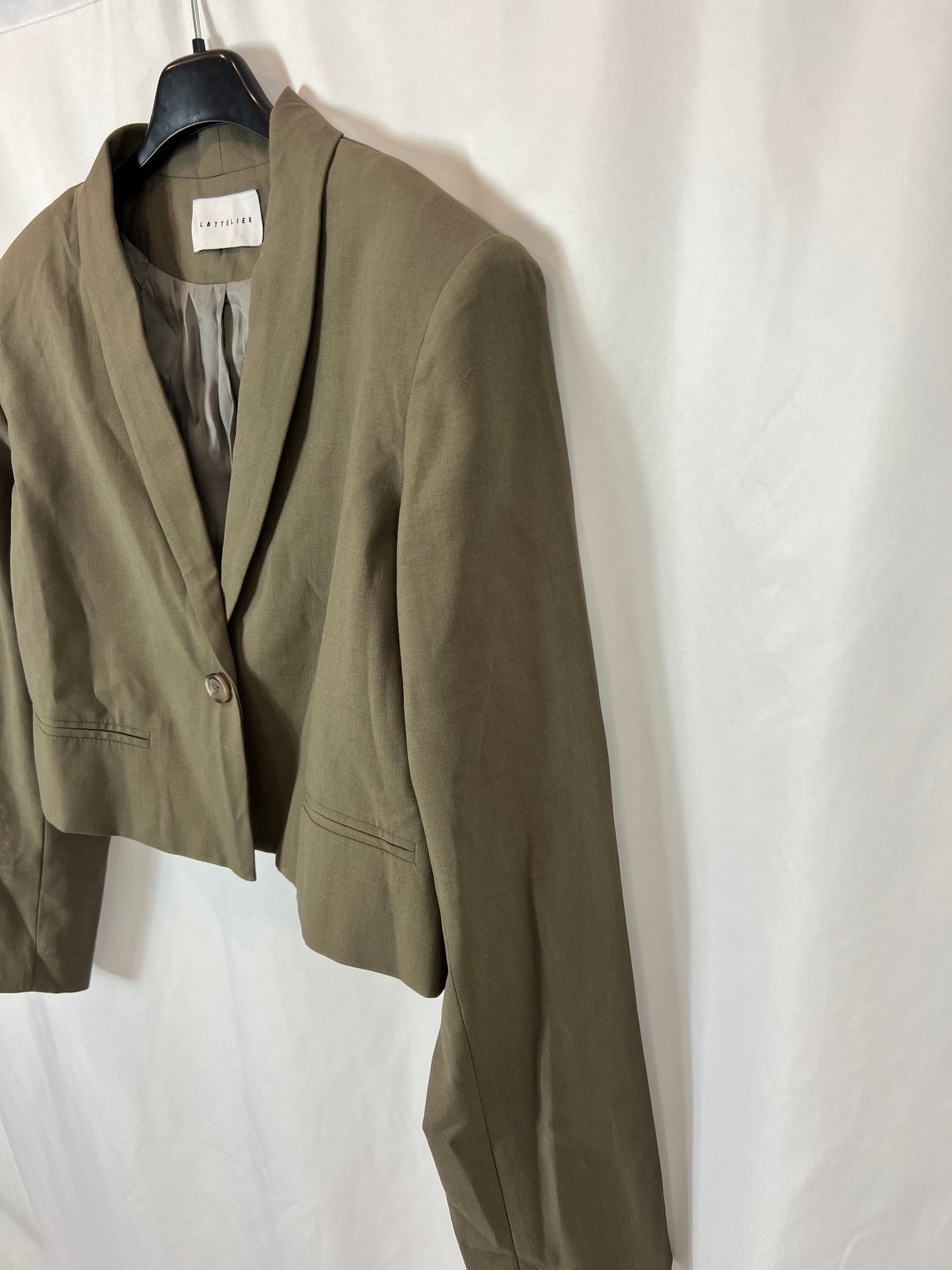 LATTELIER. Blazer verde corta T.s