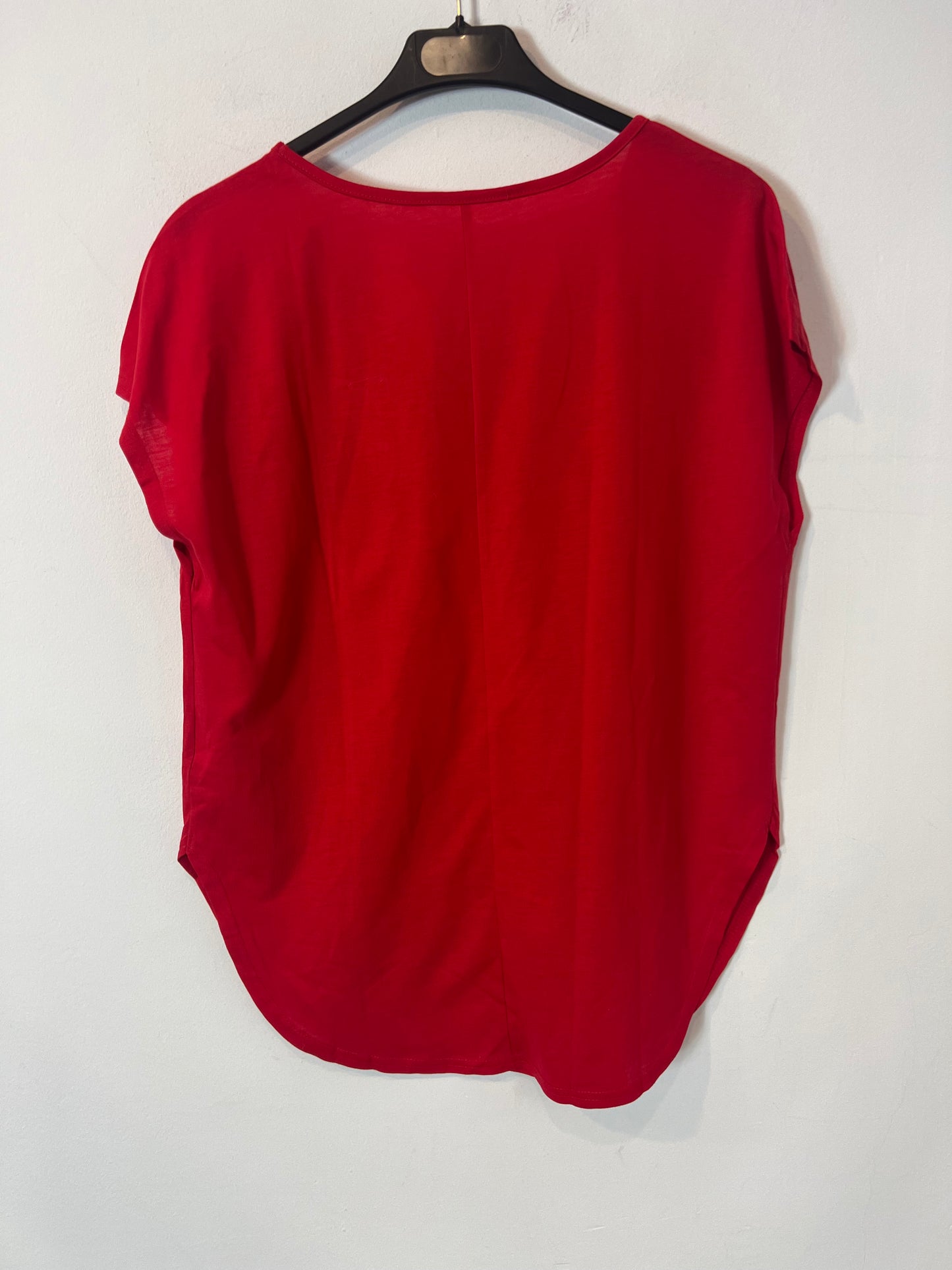 SHEIN. camiseta roja bolsillo T.l