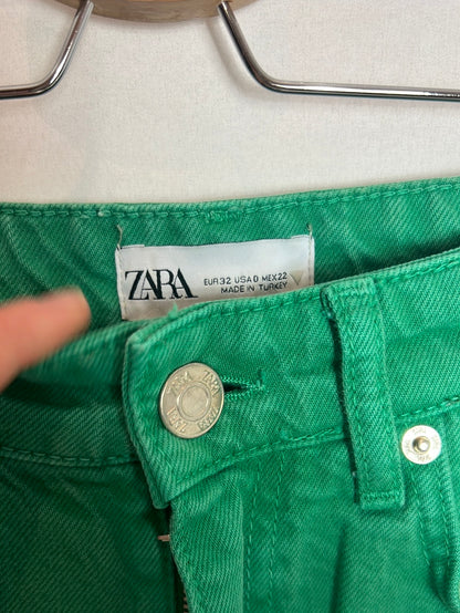 ZARA . Denim recto verde . T 32