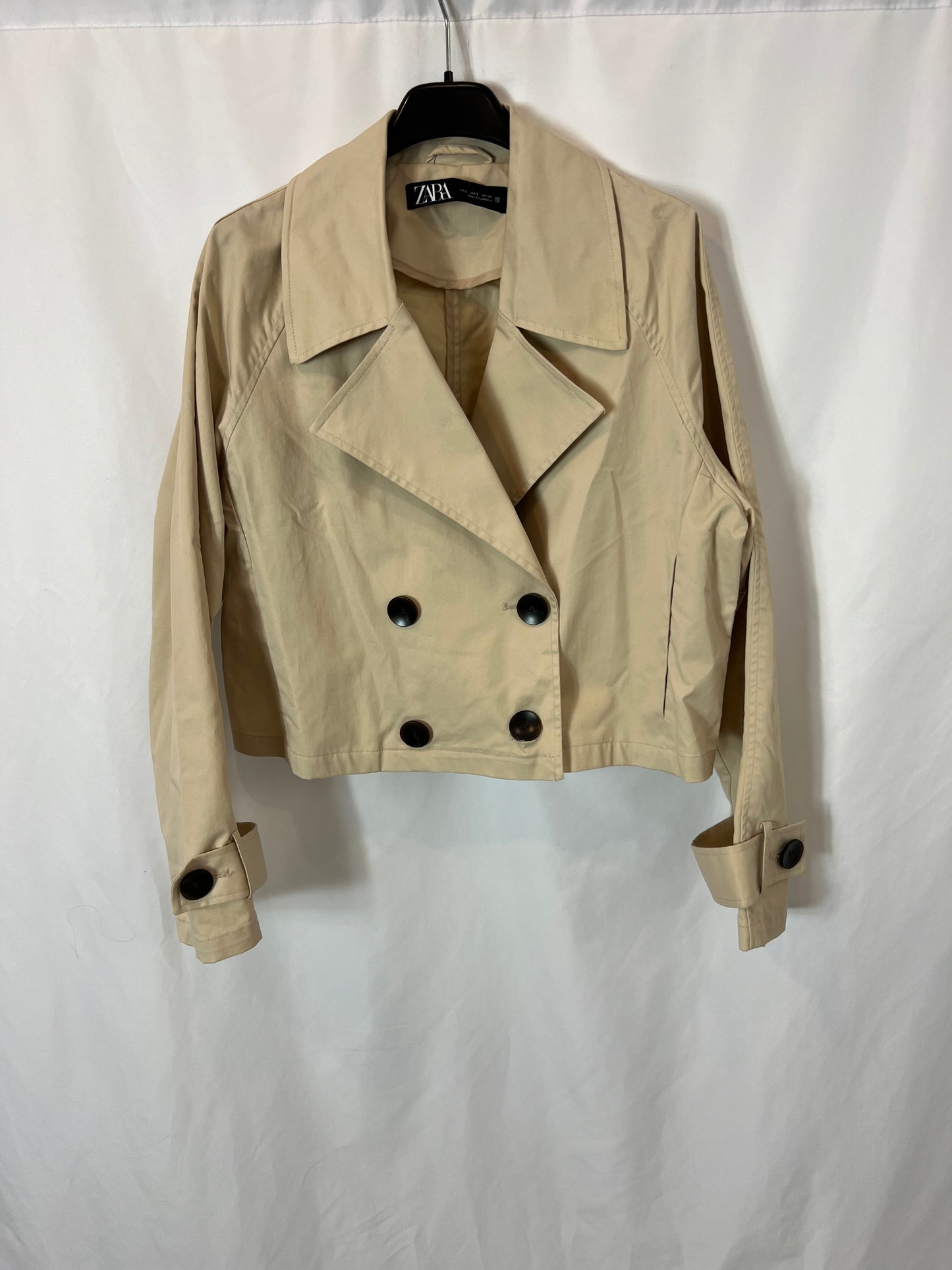 ZARA. chaqueta corta beige T.s