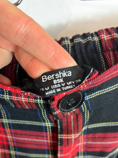 BERSHKA. Pantalón pinzas cuadros. T M