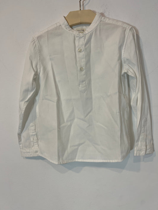 GOCCO. Camisa blanca cuello mao. T 5-6 años