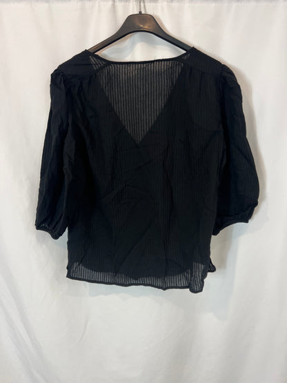 MANGO. Blusa negra detalle botones. T S