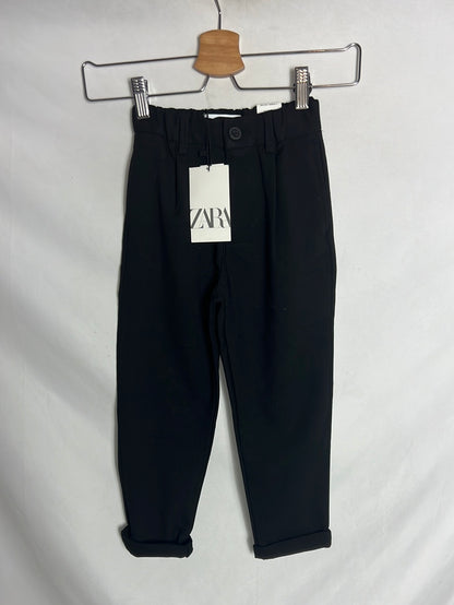 ZARA. Pantalón felpa negro estilo chino. T 7 años