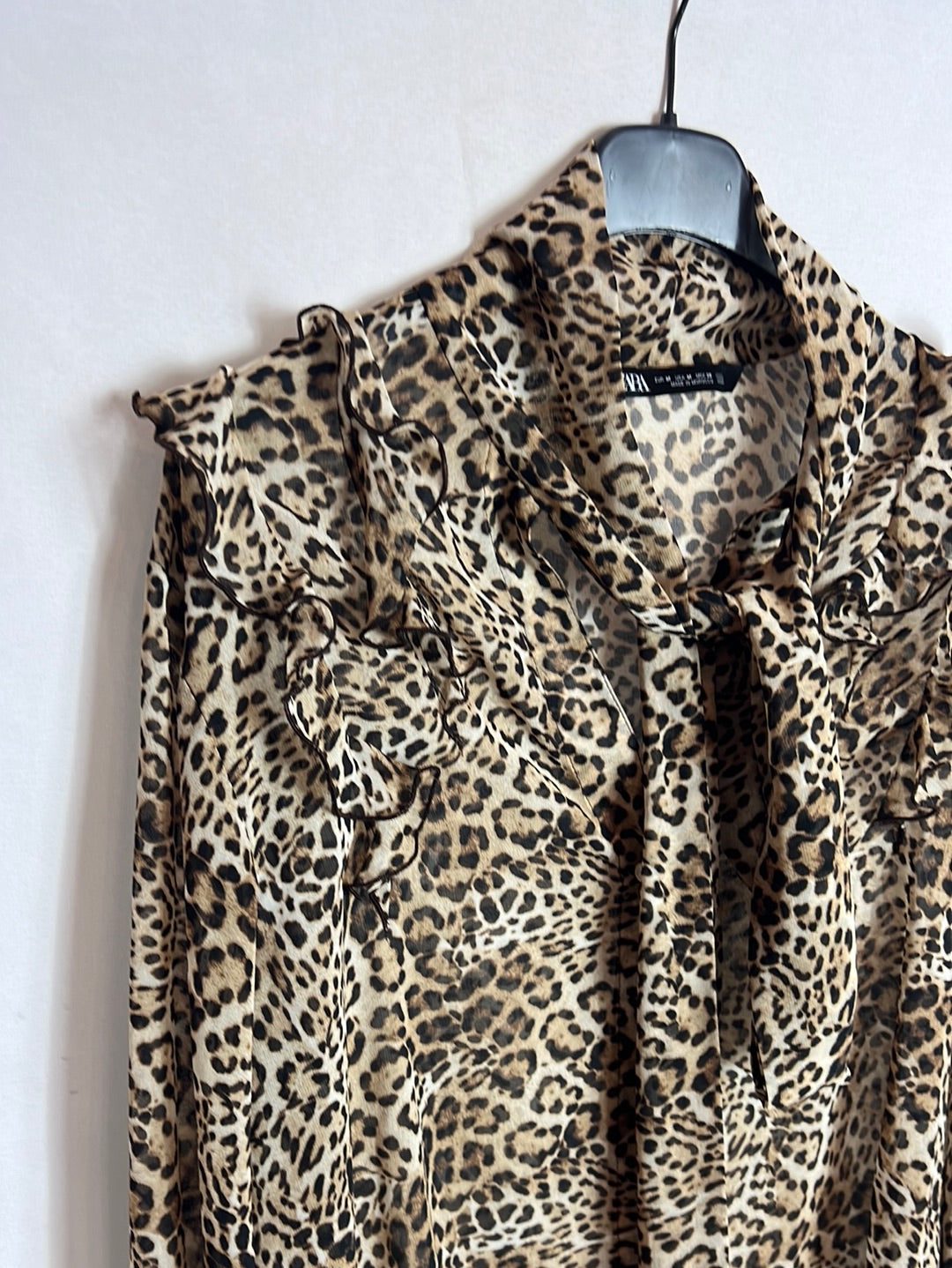 ZARA. Blusa animal print semitransparente . T M