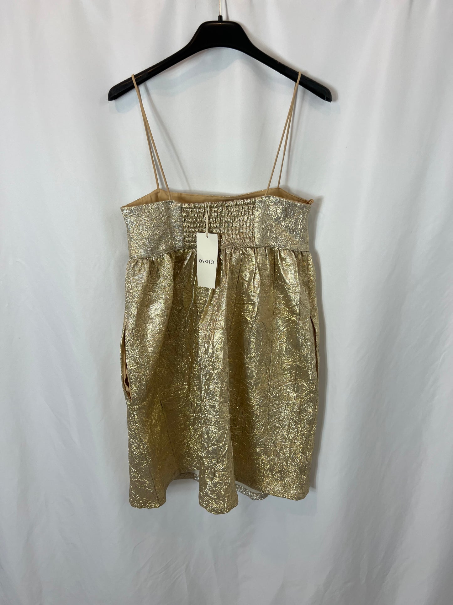 OYSHO. Vestido corto dorado T.s