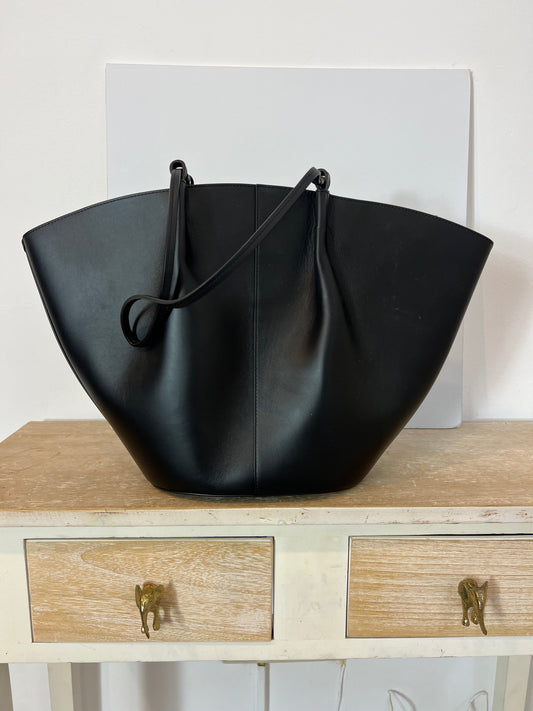 SEZANE. Bolso negro piel shopper