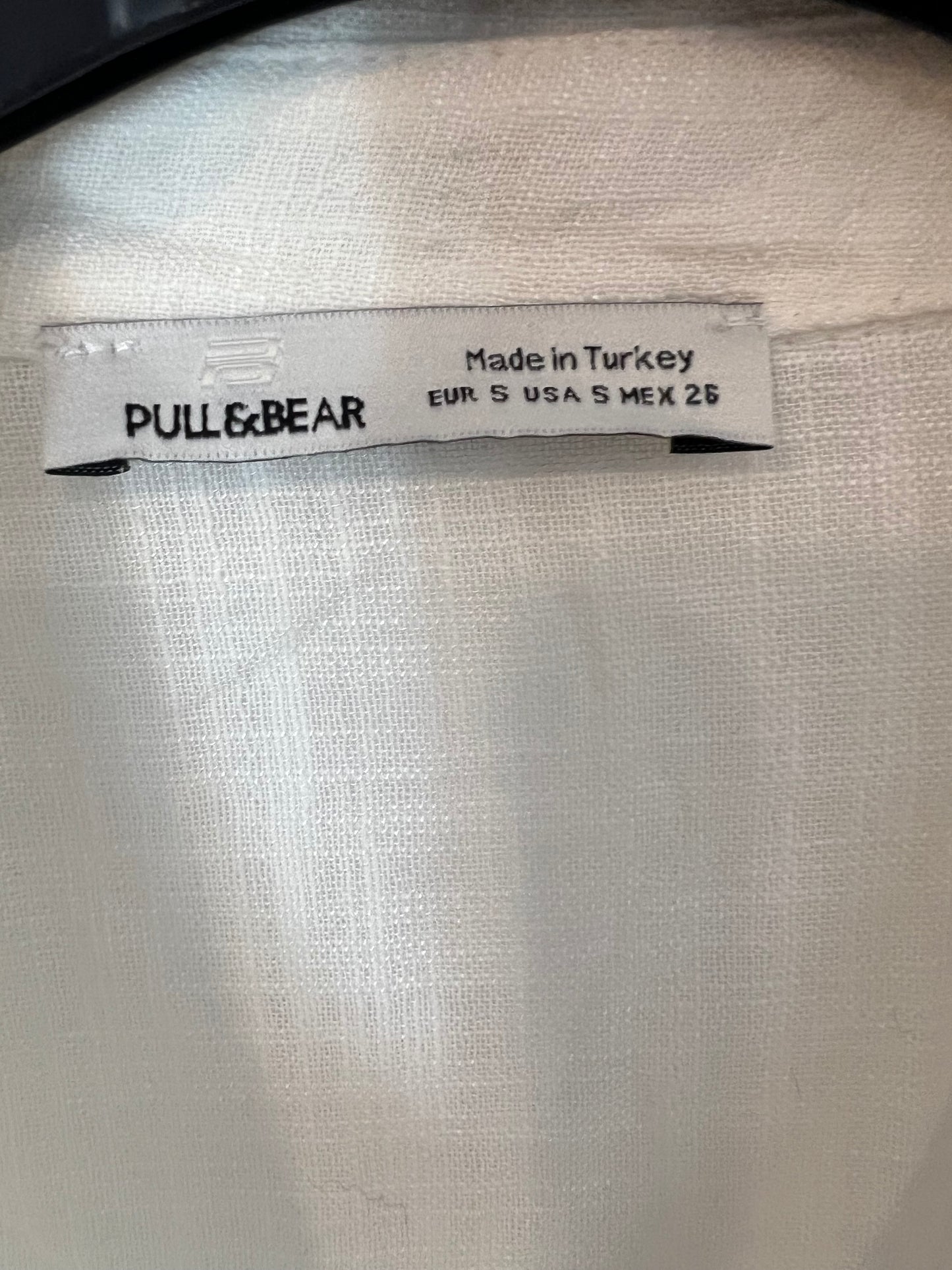 PULL&BEAR. Blusa blanca oversized T.s