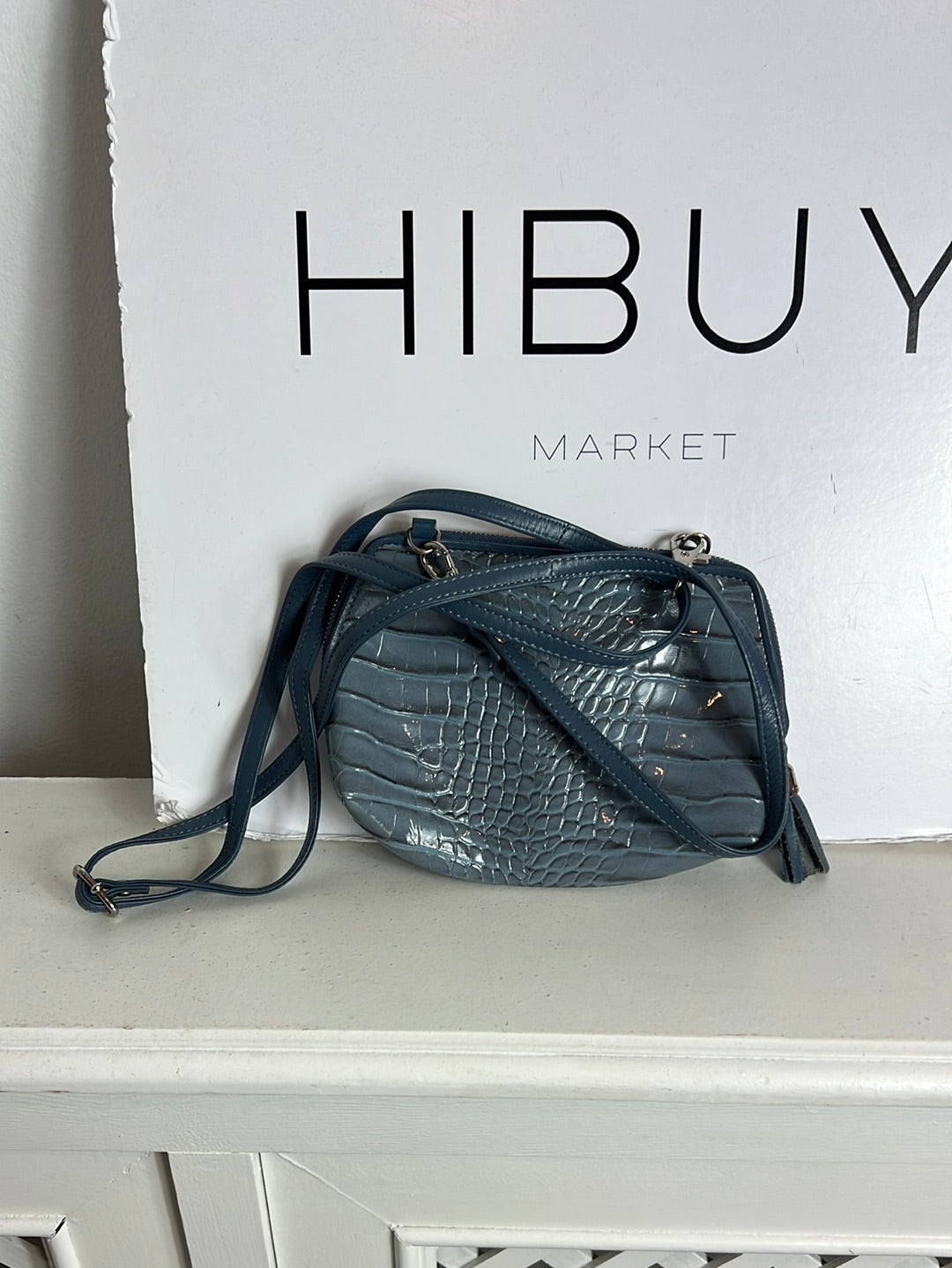 GUY LAROCHE. Bolso mini azul piel troquelada