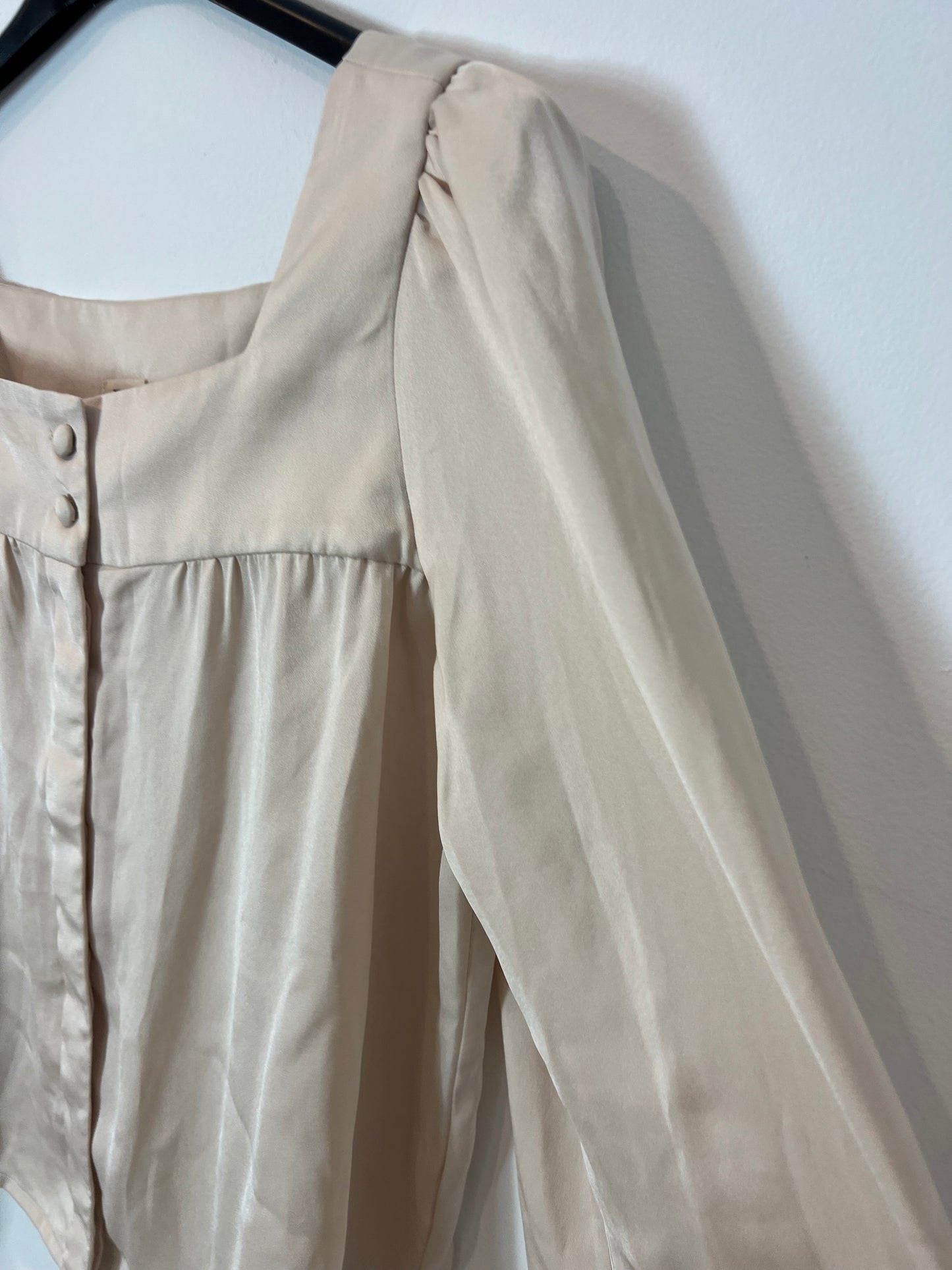 TRIANA BY C. Blusa beige satinada T.s