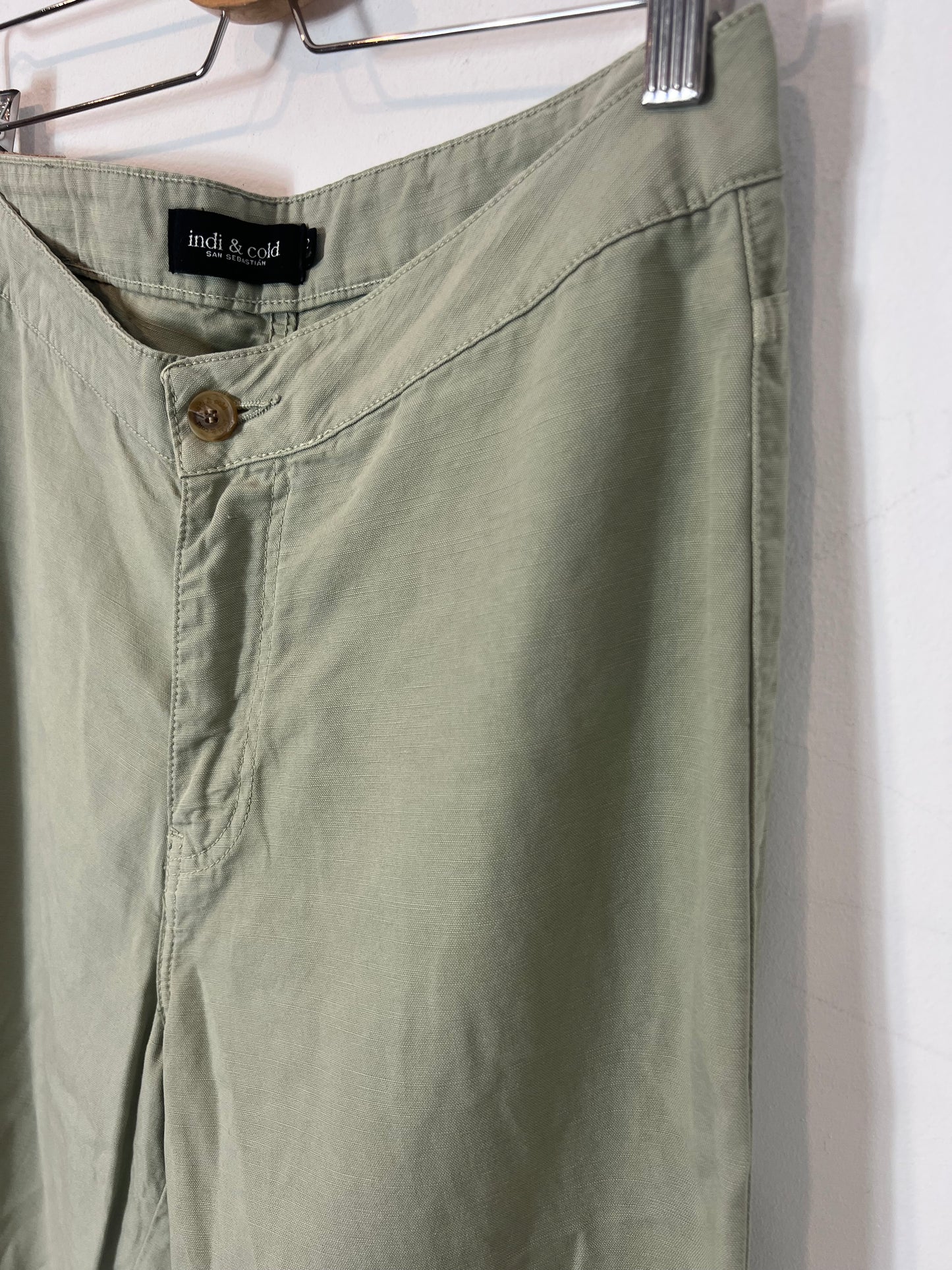 INDI & COLD. Pantalón culotte verde. T 42