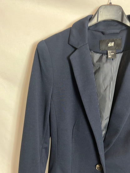 H&M. Blazer azul entallada. T 34