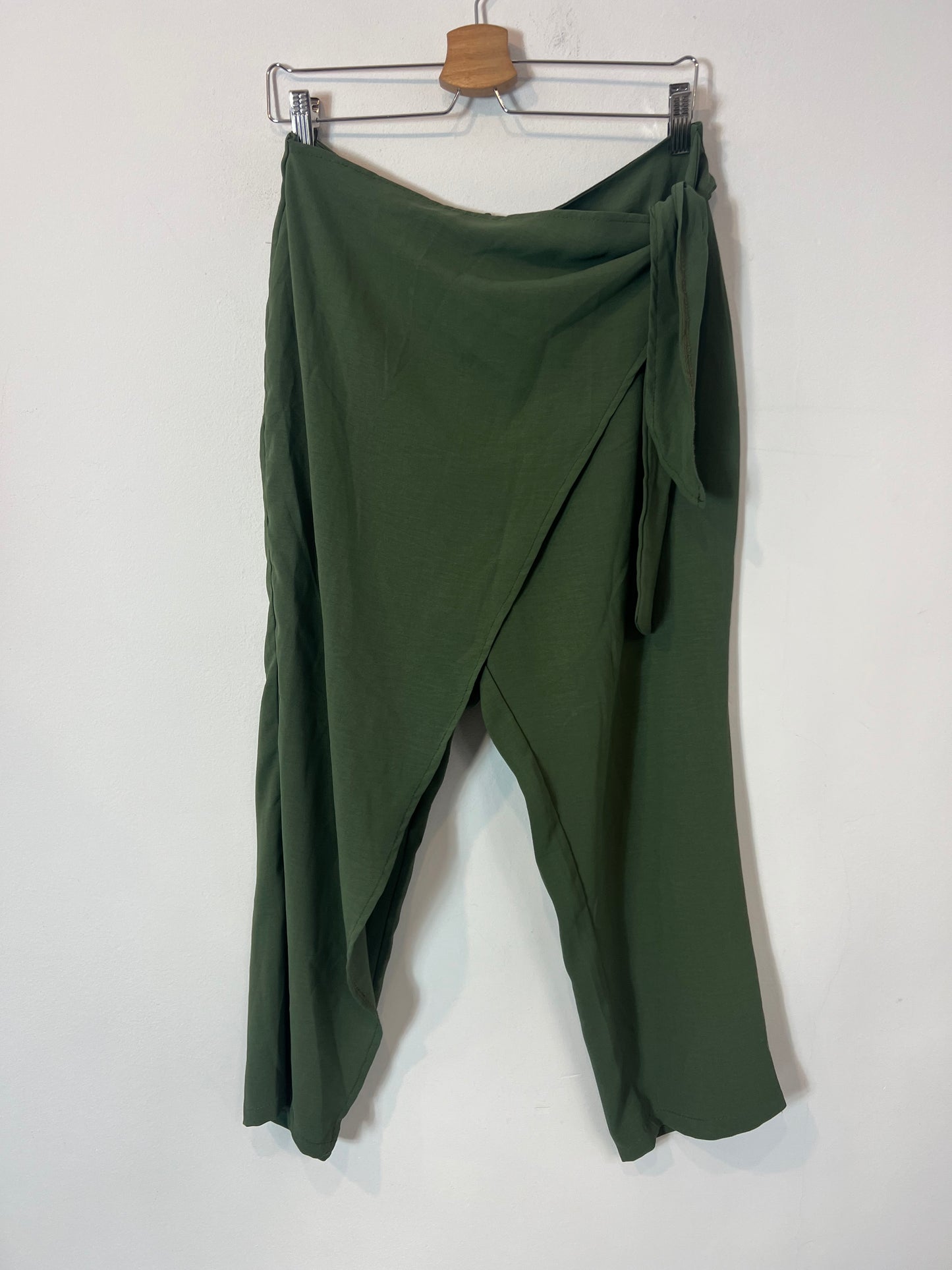 VALENTINA. pantalón verde efecto cruzado T.42