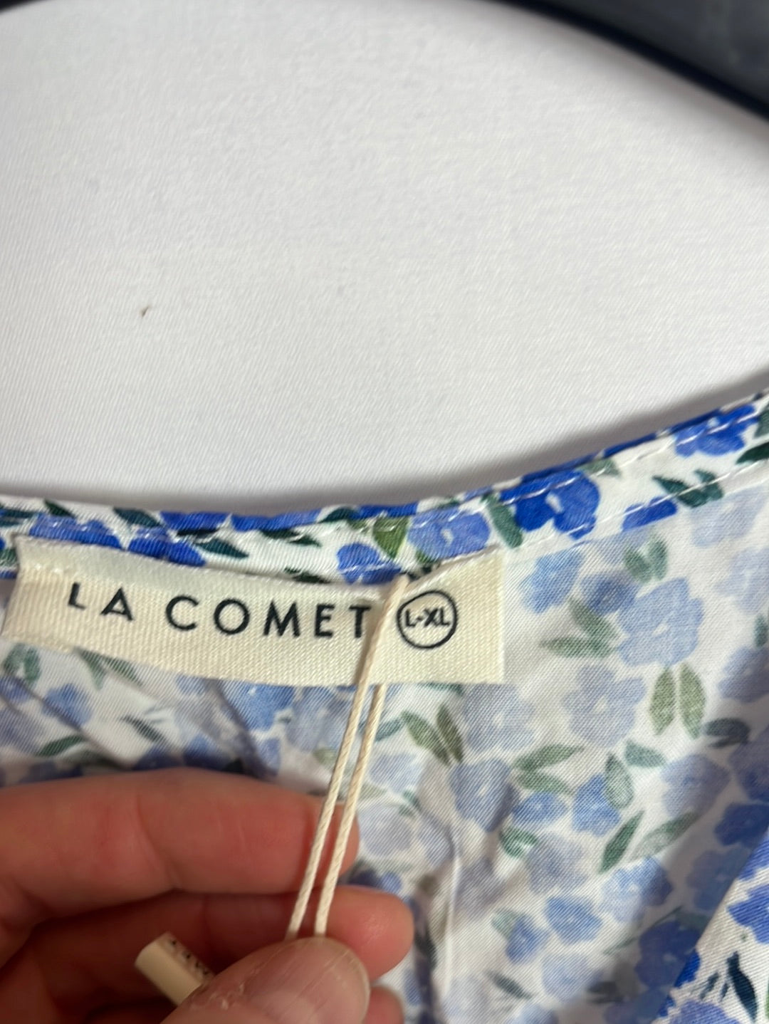 LA COMET. Vestido corto flores azules. T L