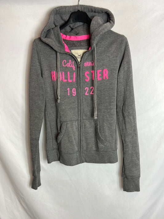 HOLLISTER. Sudadera gris letras rosas. T S