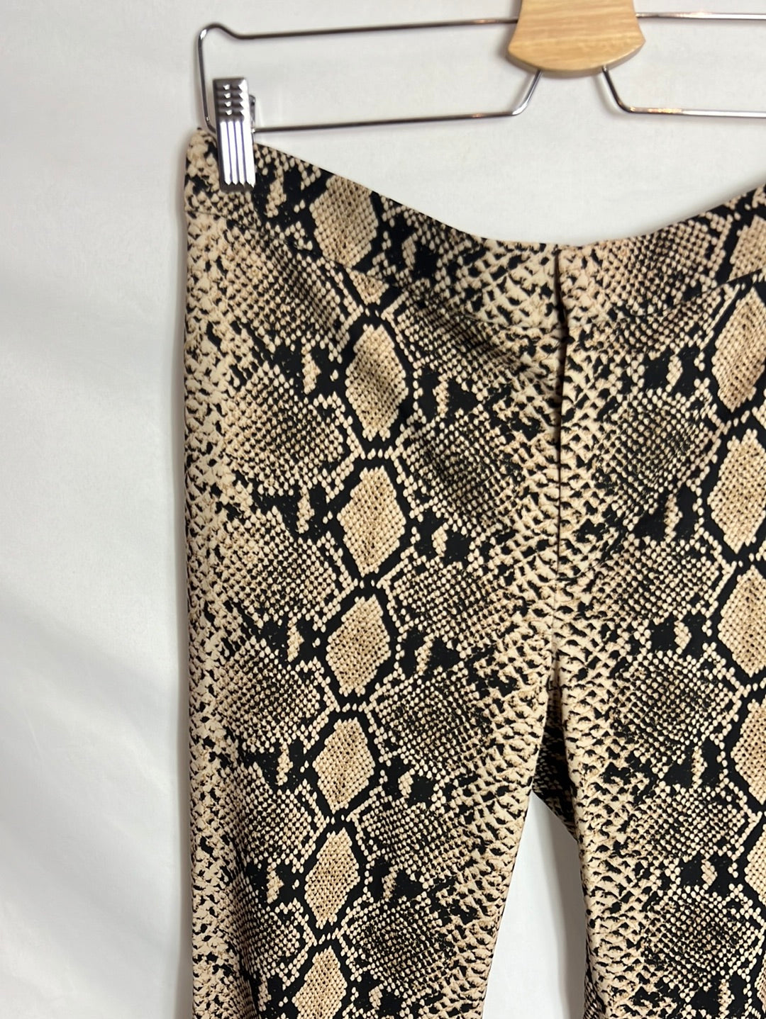 ZARA.Pantalón animal print fluido. T M /L