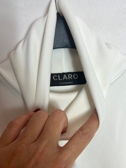 FERNANDO CLARO. Top blanco cuello alto costuras. T S (tara)