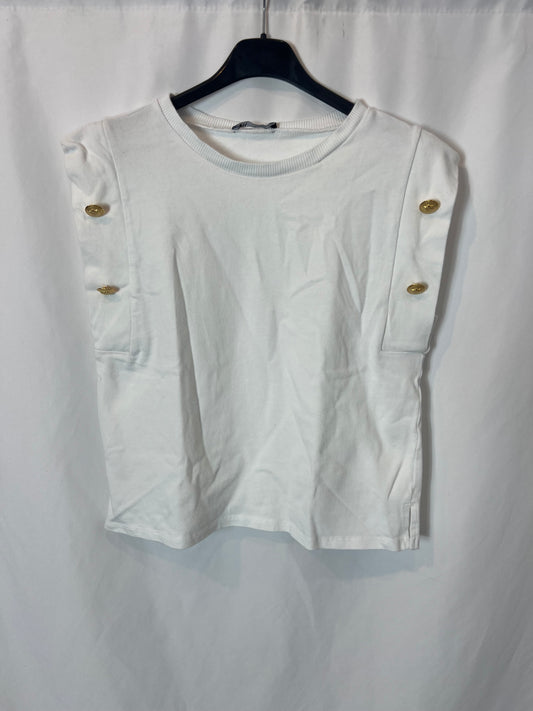 ZARA. Top blanco botones dorados. T S