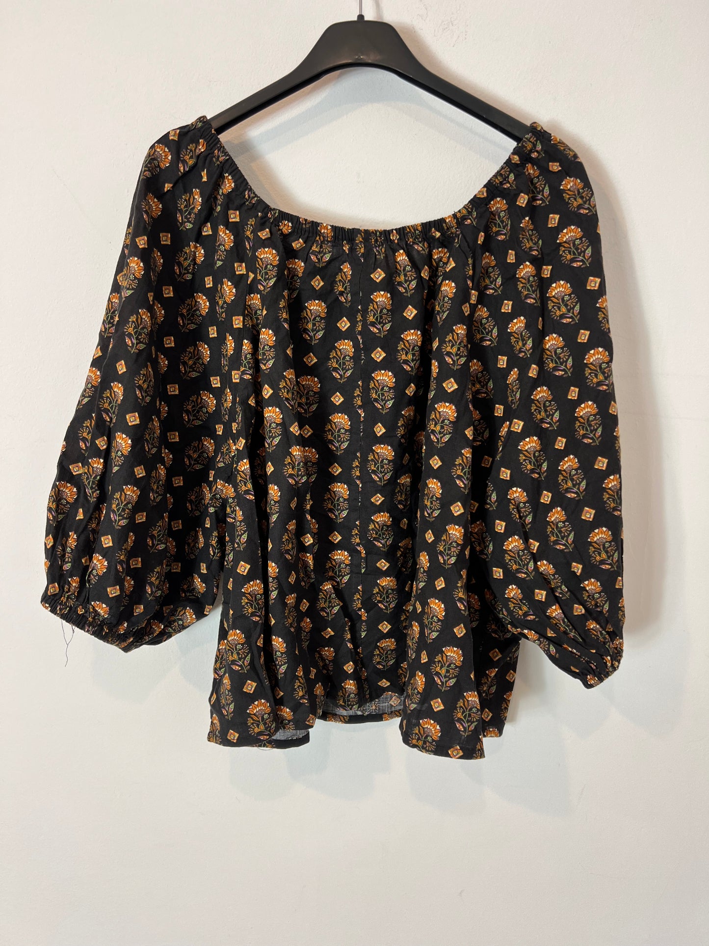 MANGO. Conjunto top y bermuda estampada. T M/L