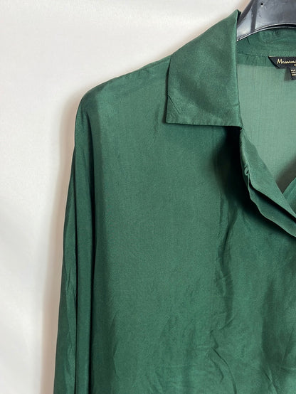 MASSIMO DUTTI. Blusa seda verde oversized. T XS