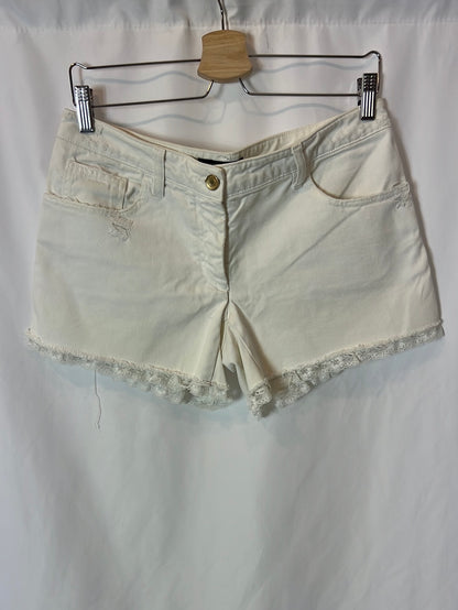 DOLCE&GABBANA. Denim short blanco detalle encaje. T 40