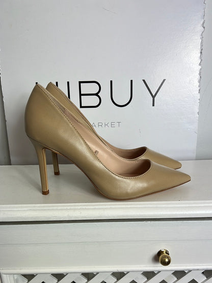 MANGO. Stiletto beige. T 39