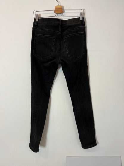 CHEAP MONDAY. Denim negro pitillo efecto desgastado. T 38